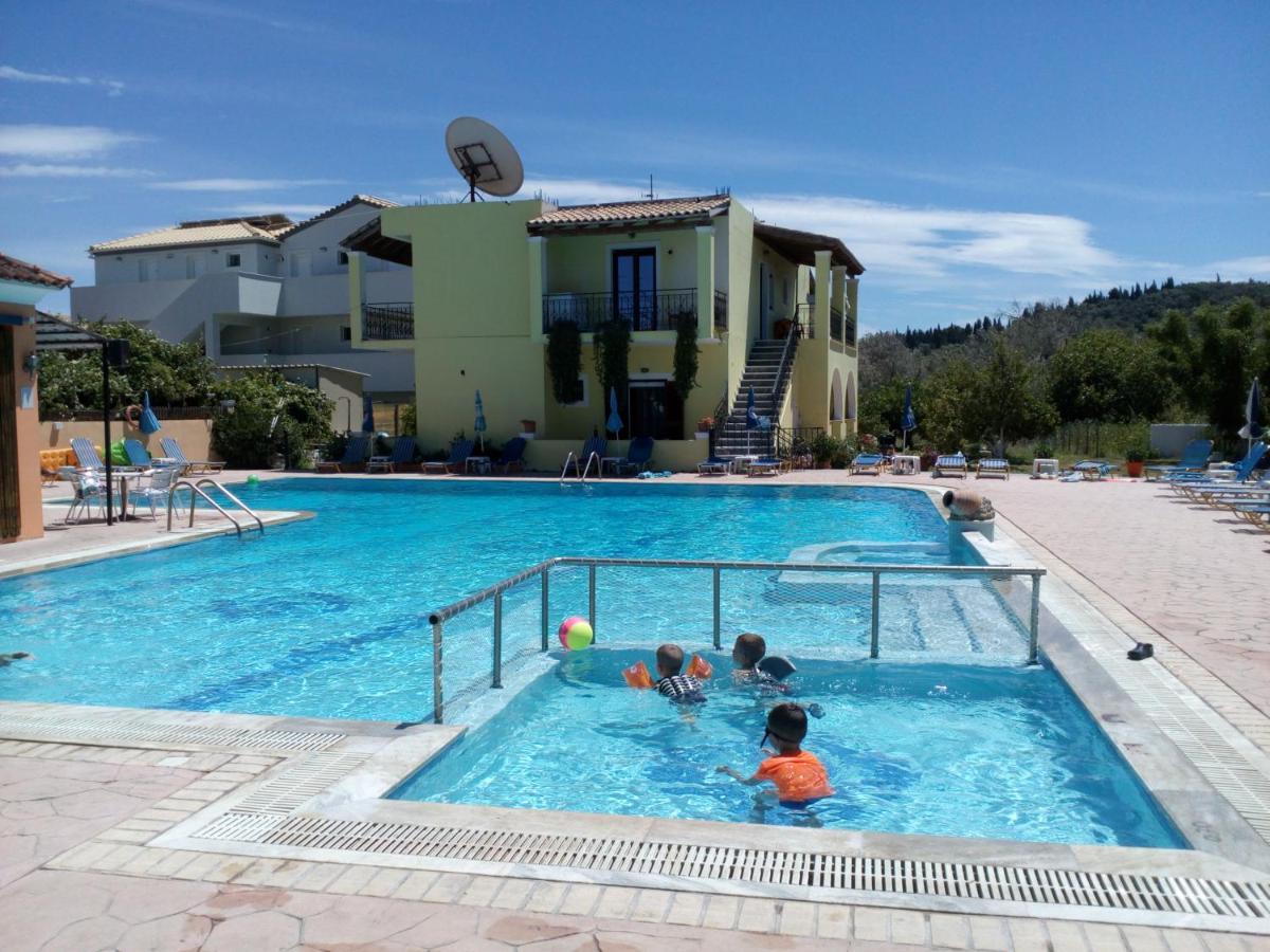 Amadeus Hawaii Apartments & Studios Сидари Екстериор снимка