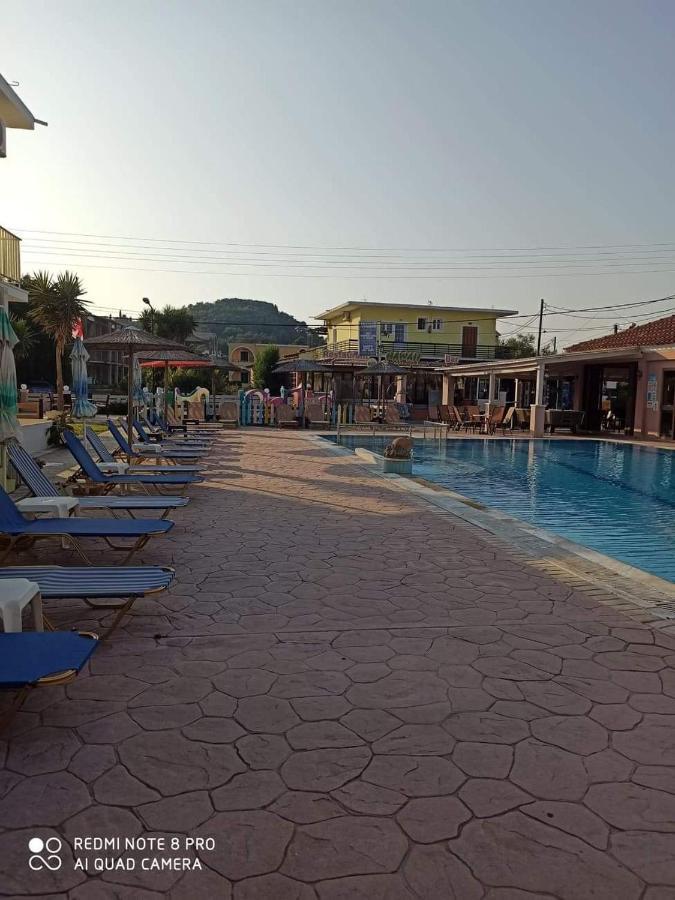 Amadeus Hawaii Apartments & Studios Сидари Екстериор снимка