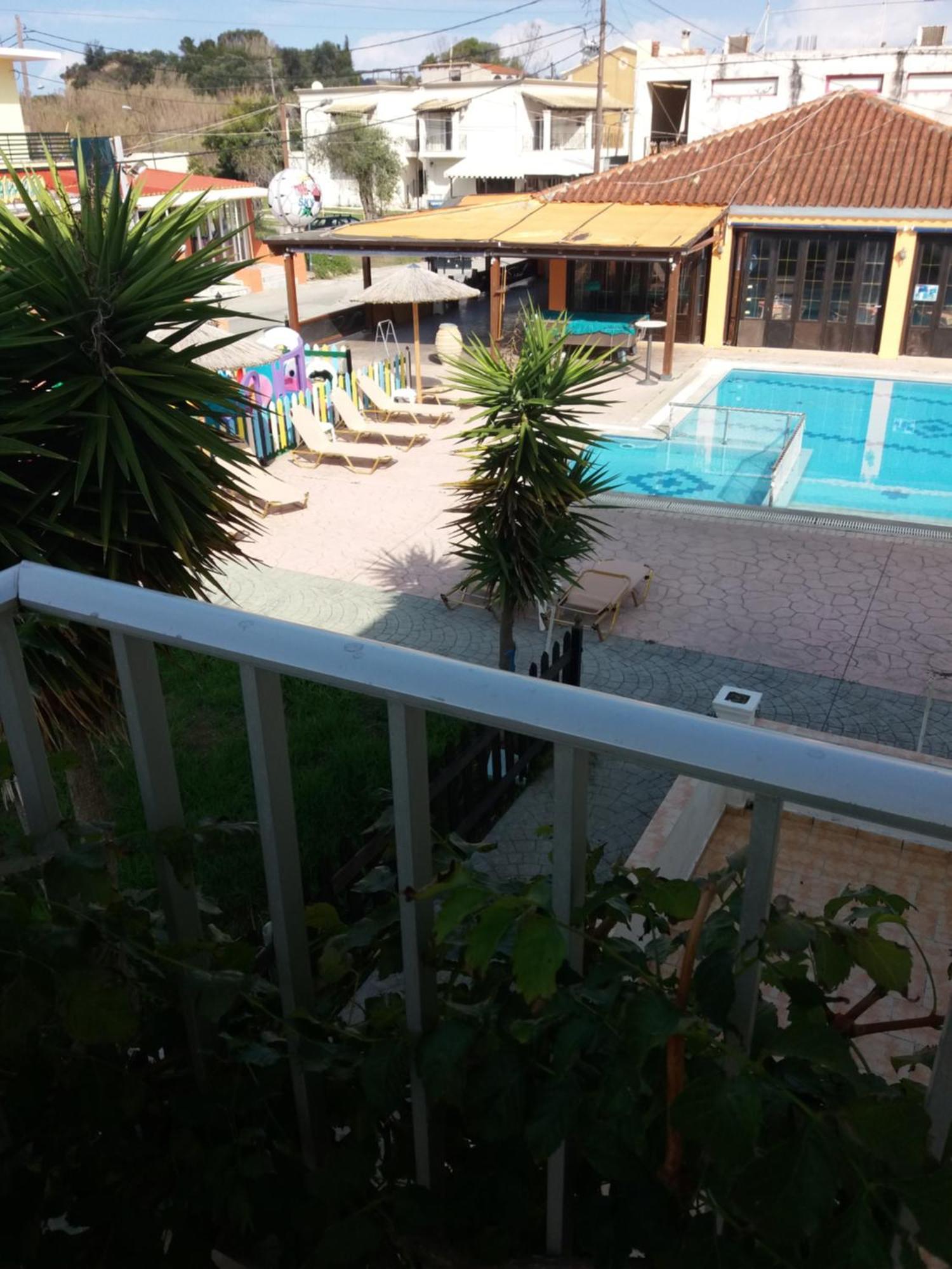 Amadeus Hawaii Apartments & Studios Сидари Екстериор снимка