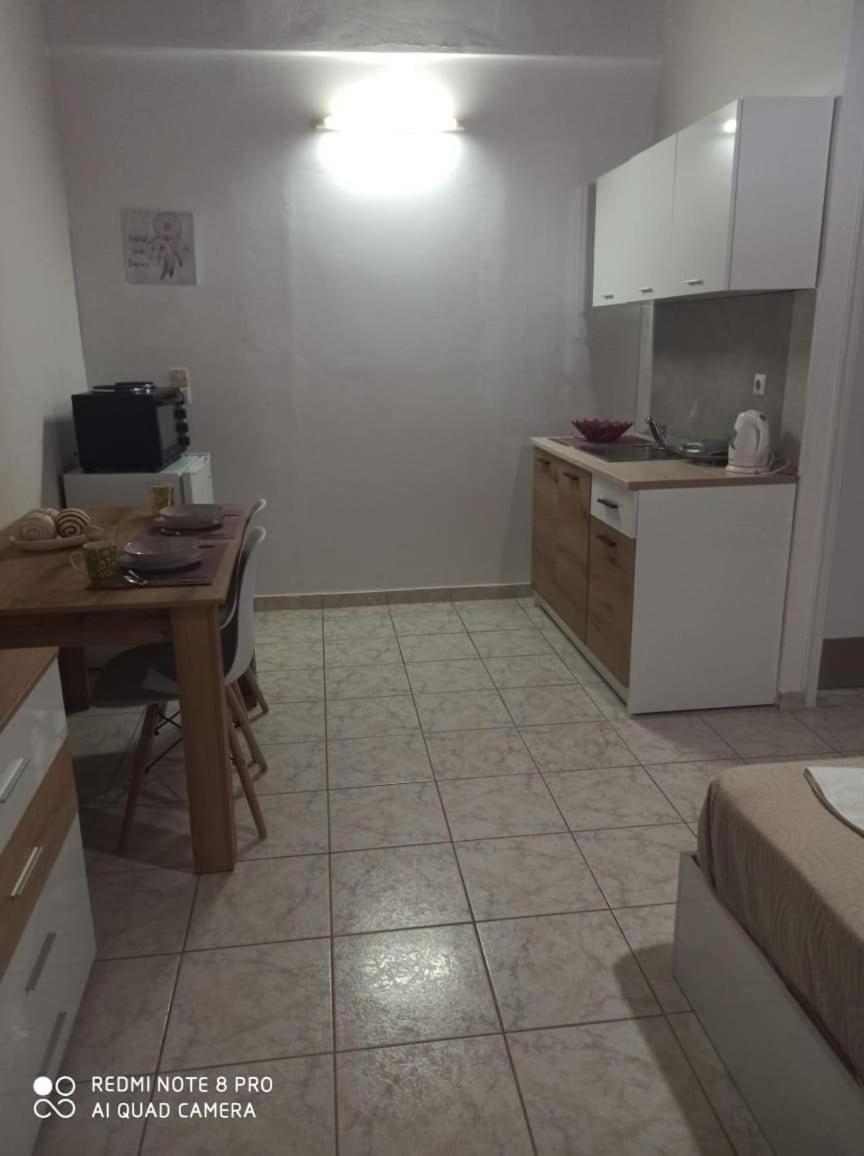 Amadeus Hawaii Apartments & Studios Сидари Стая снимка