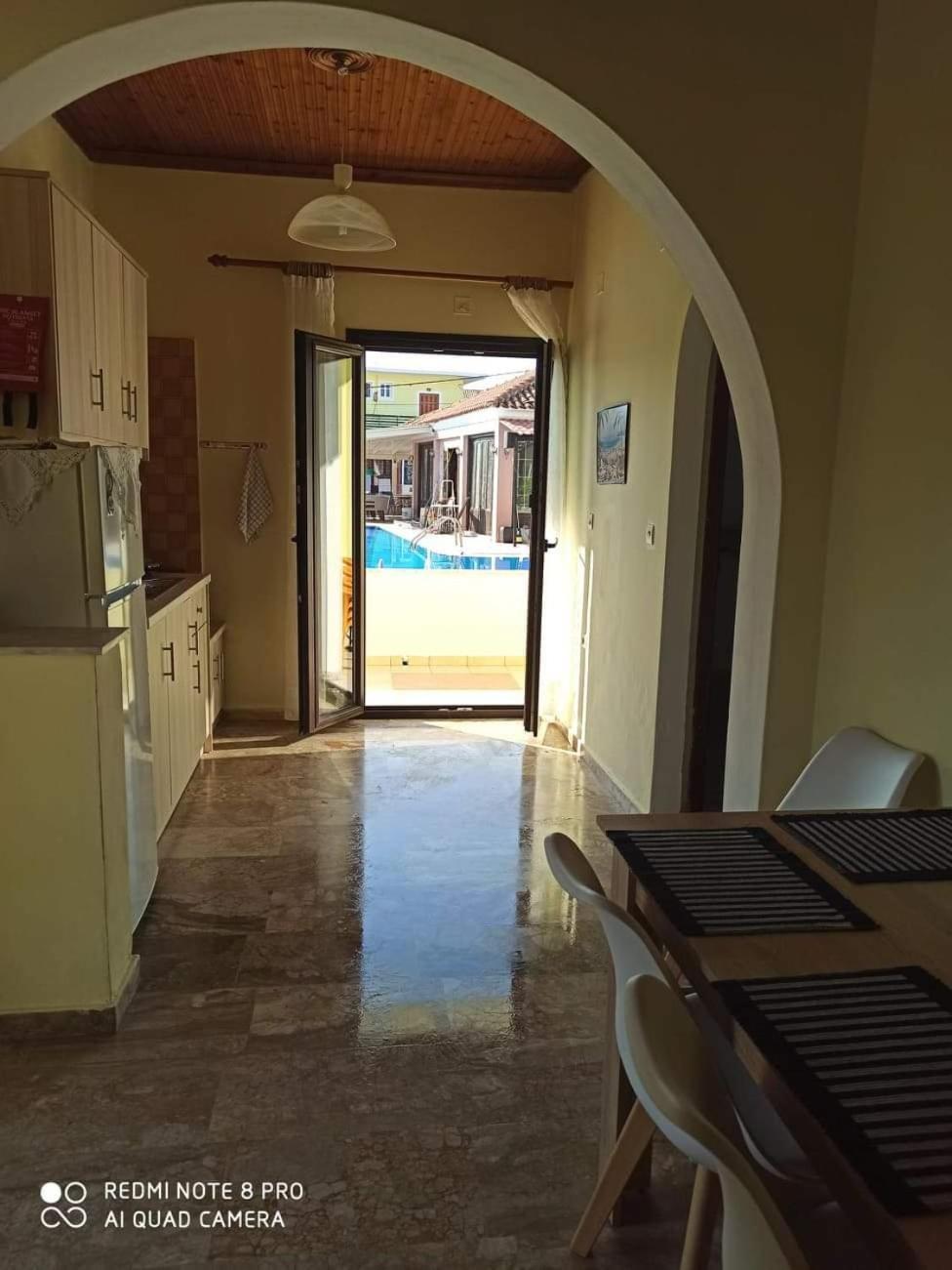 Amadeus Hawaii Apartments & Studios Сидари Стая снимка